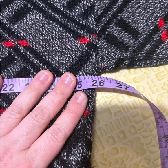 Vintage Gray and Red Patterned Men's Sweater - Picture 6 of 8